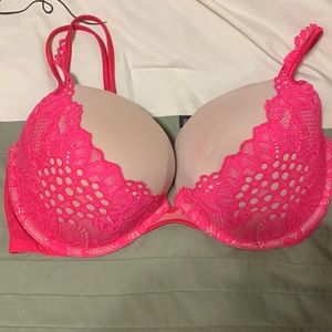 Victoria’s Secret very sexy push-up bra